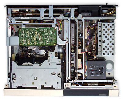 Inside top view of the Toshiba V-9680 Betamax